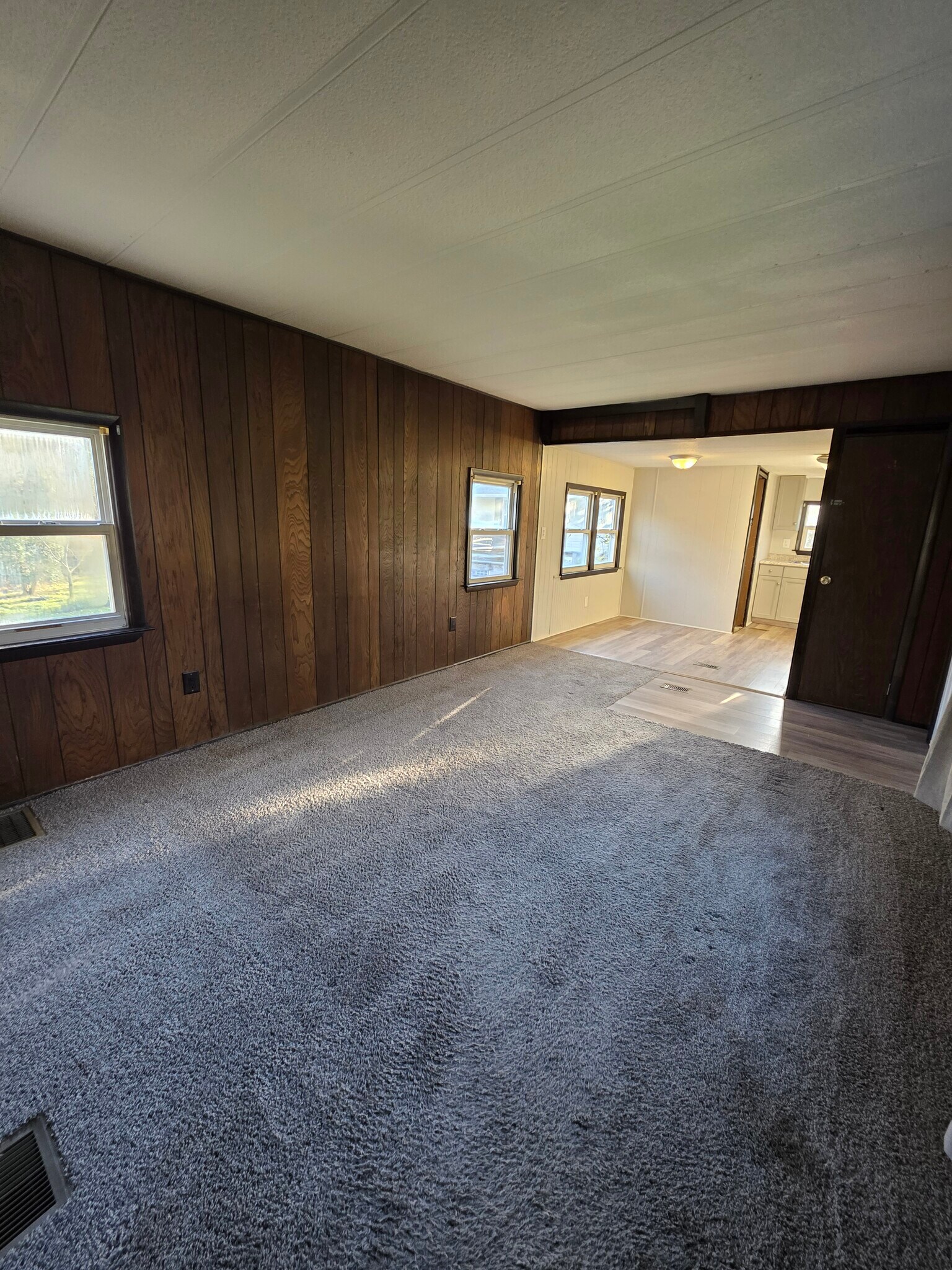 Building Photo - 1100 Pines Rd