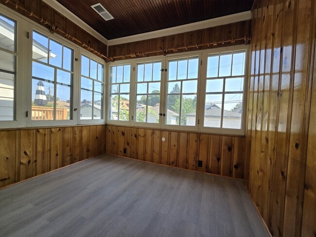 Building Photo - 4231 N Marmora Ave