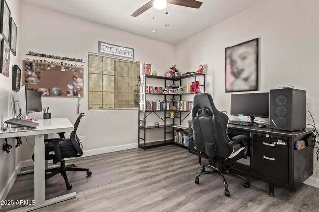 Building Photo - 11204 W Mobile Ln