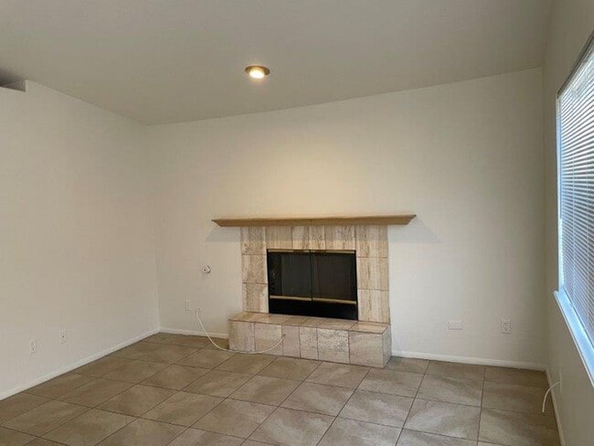 Building Photo - Spacious Home For RENT: 3 Bed / 2 Bath, Fenced in yard + 2 Car Garage!  MOVE IN READY!