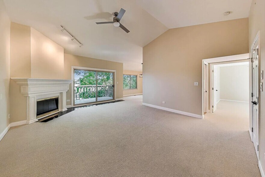 Great Room - 25 Shoreline Rd