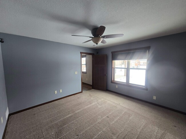 Building Photo - 1934 W 6th St