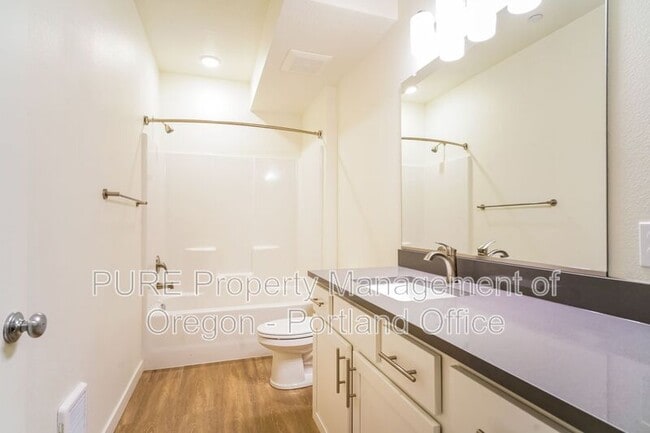 Building Photo - 22025 NE Halsey St