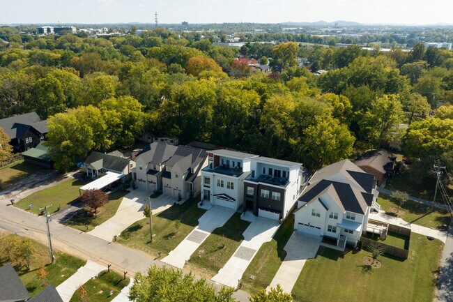 Building Photo - 521 Camden Dr
