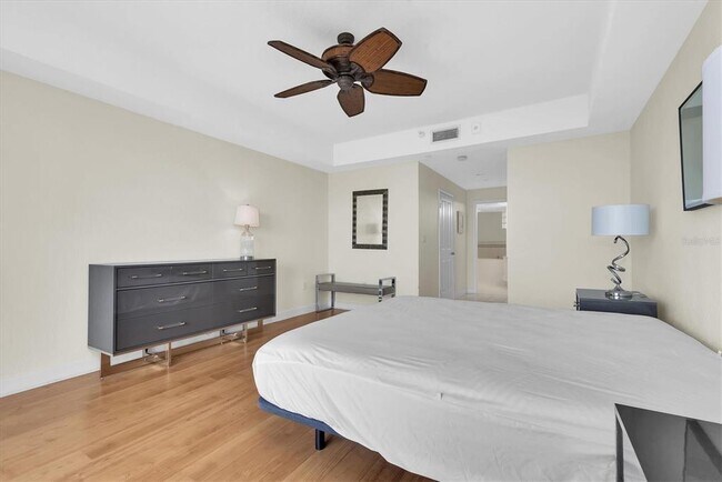 Building Photo - 4750 Dolphin Cay Ln S