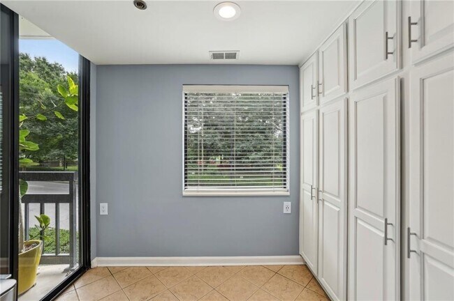 Building Photo - 1130 Piedmont Ave NE