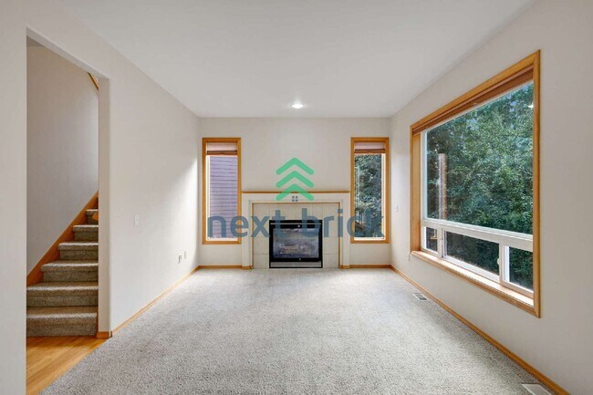 Building Photo - Spacious 4-Bed Retreat in Lynnwood with 3.5 Baths and 2,224 Sq. Ft. of Comfort!