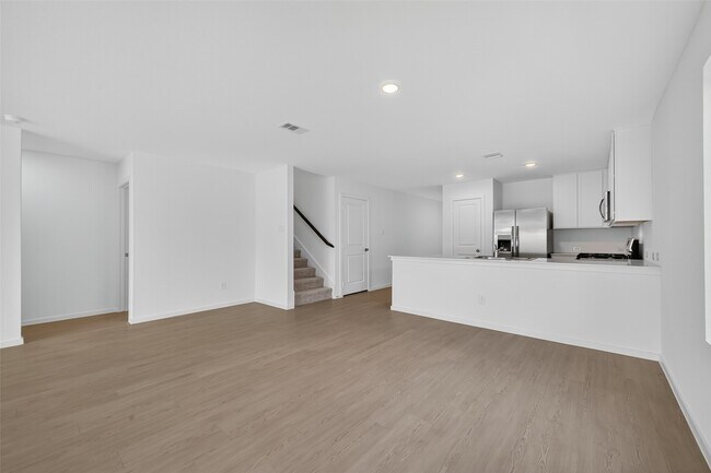 Building Photo - 29023 Grazing Plns Ln