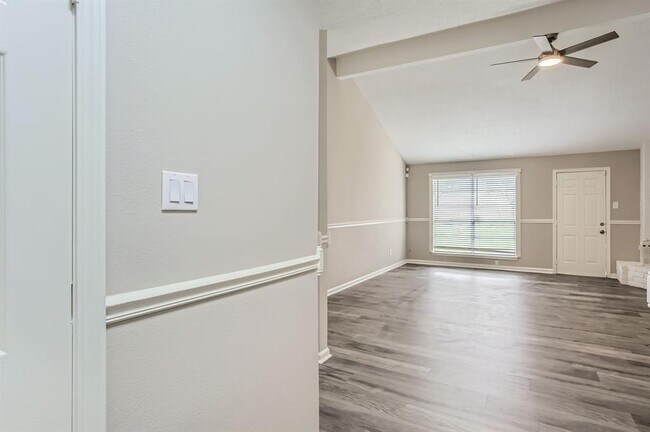 Building Photo - 7206 Sharpsburg Dr