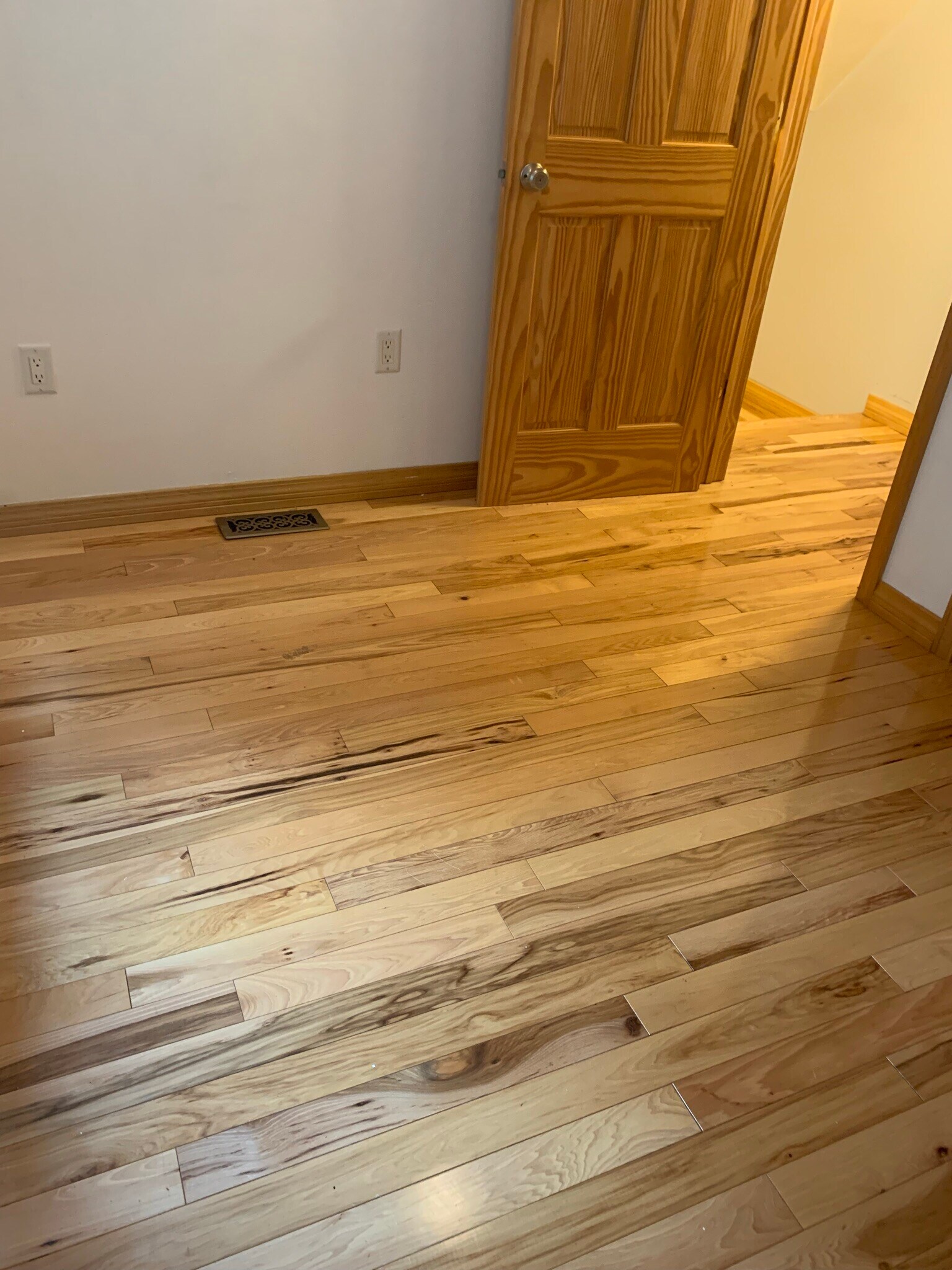 bedroom 3 - 901 N Walnut St