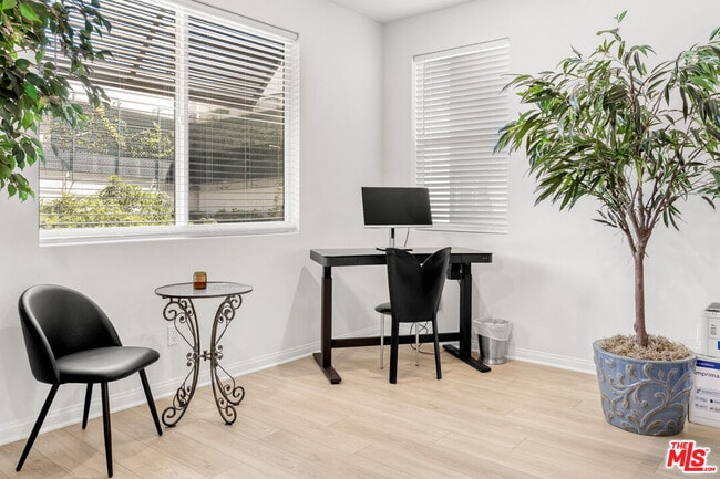 Building Photo - 768 Daniel Freeman Cir