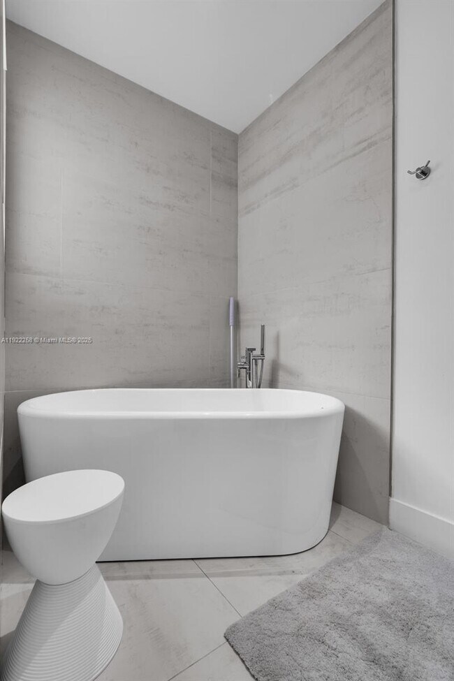 Building Photo - 15452 SW 50th Terrace