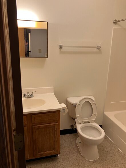 Building Photo - 15577 Ohio 691