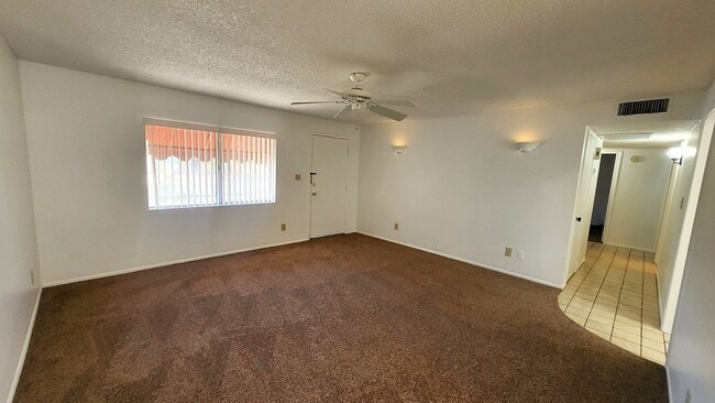 Building Photo - AFFORDABLE 55+ ADULT HOME IN AHWATUKEE!