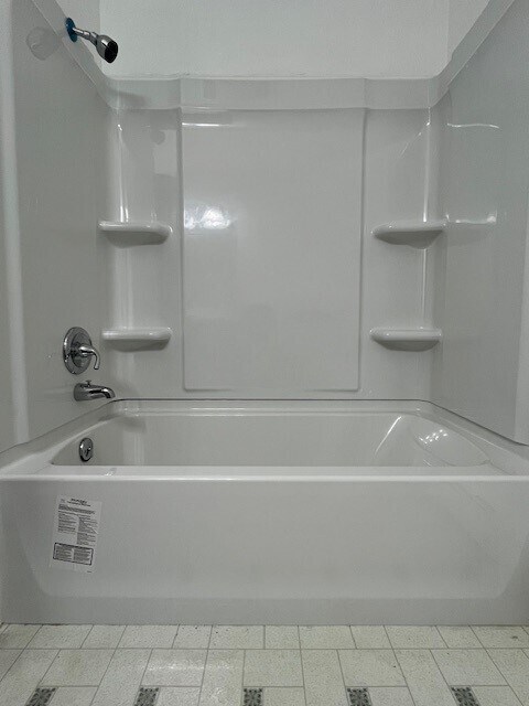 New Bath Tub - 3511 Balchen Dr