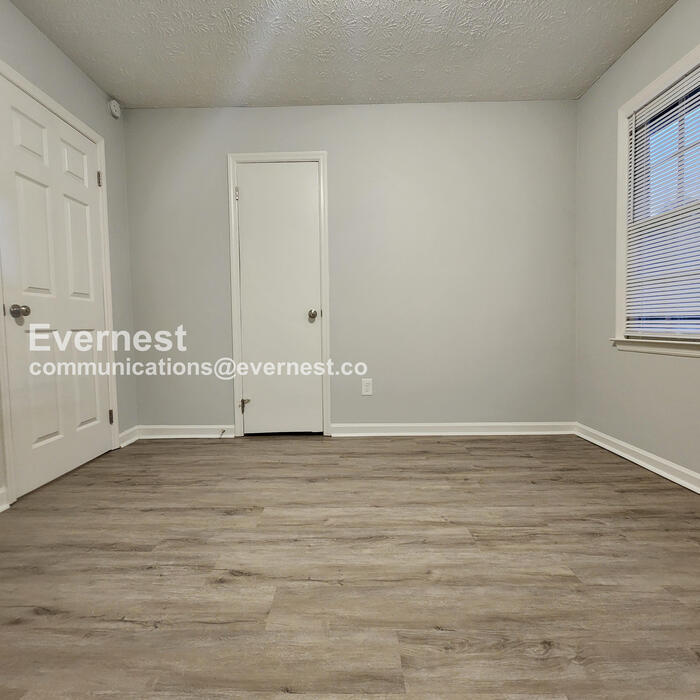 Building Photo - 680 Honey Creek Rd SE