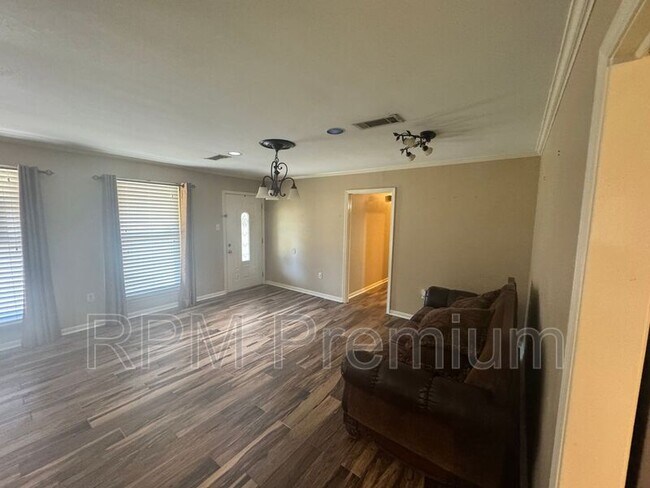 Building Photo - 2175 Deerwood Dr