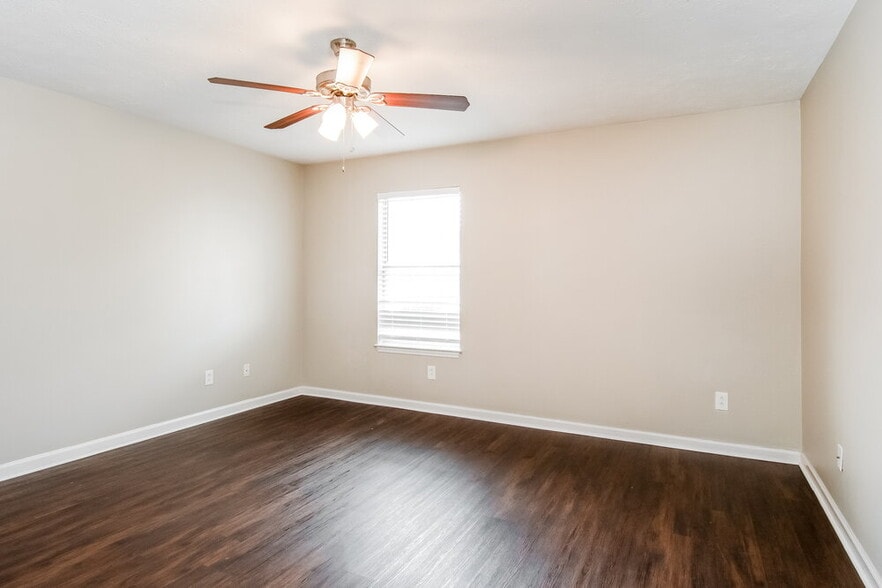 Building Photo - 515 Gammon Ln