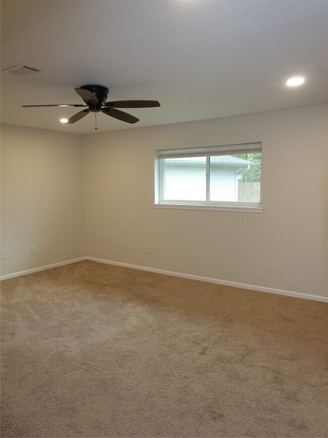 Building Photo - 1038 Cottage Oak Ln