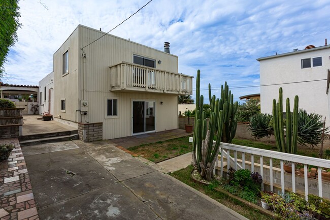 Building Photo - Spanish Coastal Charmer with Ocean Views -- Walk to the Beach