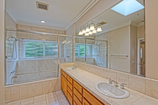 Building Photo - BEAUTIFUL, BRIGHT & AIRY 3BR2.5BA DETACHED TOWNHOME W/ LARGE 2-CAR GARAGE, WORKSHOP/BONUS ROOM, C...