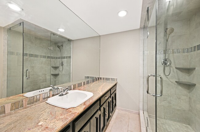 Building Photo - Gorgeous 3BD/3BA Home on a Golf-Course with Expansive Mountain Views! $5,000/mo
