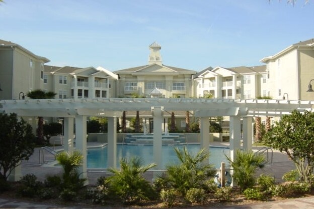 Building Photo - Gardens of Bridgehampton - 1 bed - 1 bath ...