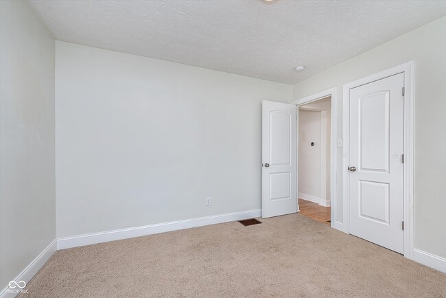 Building Photo - 1414 E 46th St