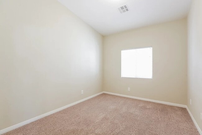 Building Photo - 2126 Paganini Ave