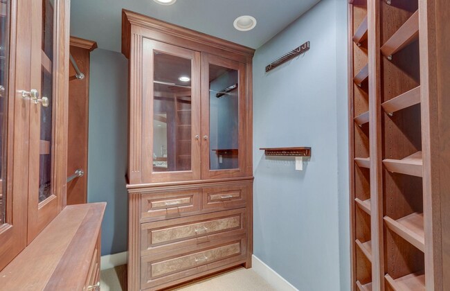 Building Photo - 700 W Harbor Dr