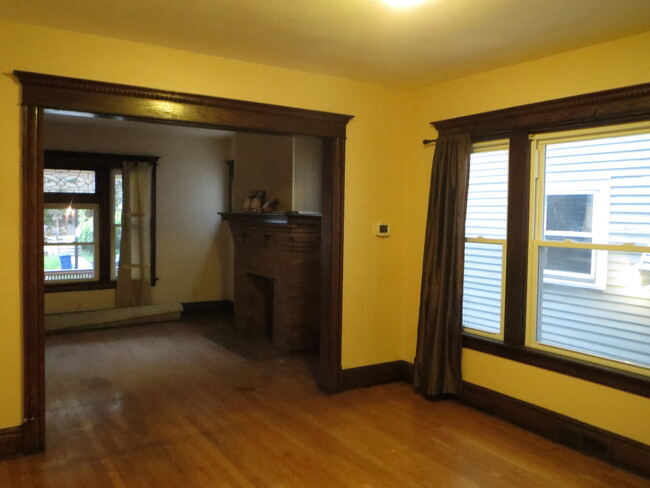 Dining room and living room - 80 Manchester Place