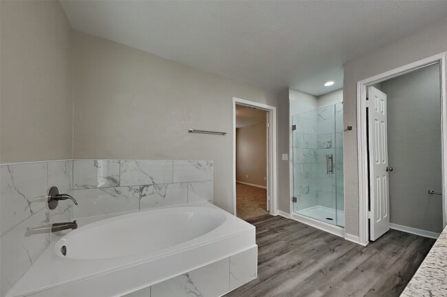 Building Photo - 9411 Bayou Bluff Dr