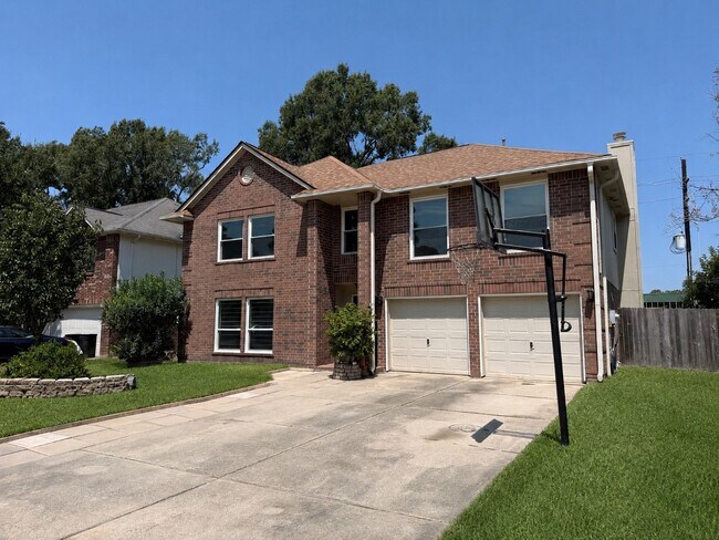 Building Photo - 6931 Echo Pines Dr