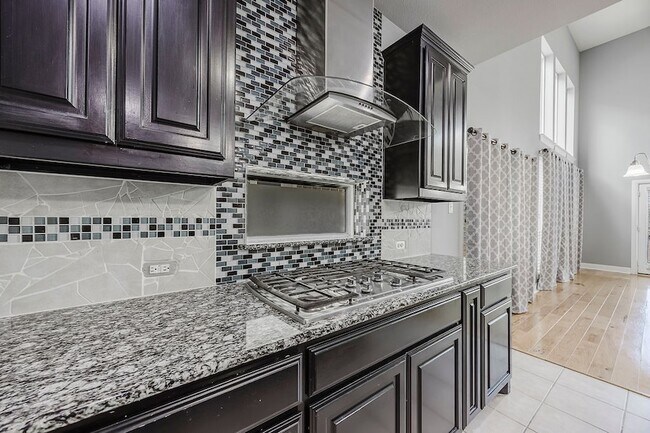 Building Photo - 15516 Mayflower Trail