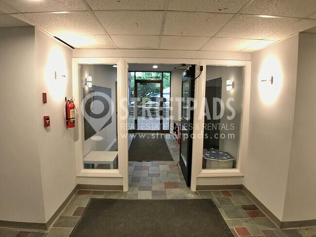 Building Photo - 1 bedroom in Boston MA 02135
