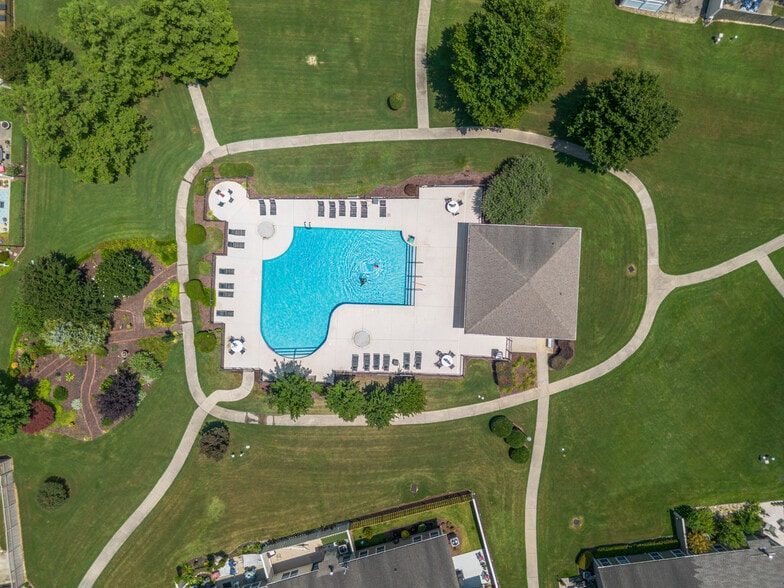 Building Photo - 356 Easterlin Way