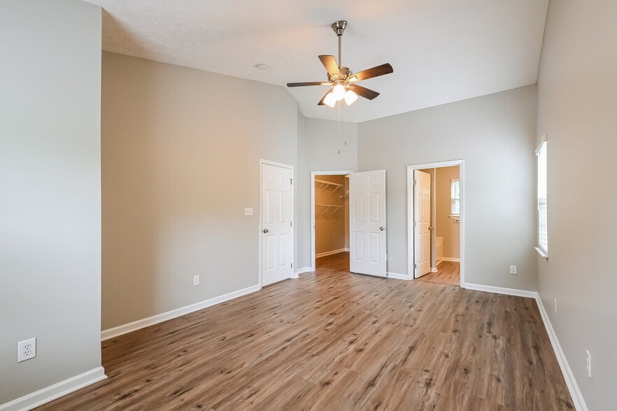 Building Photo - 3000 Basswood Dr