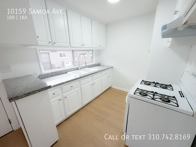 Building Photo - 10159 Samoa Ave