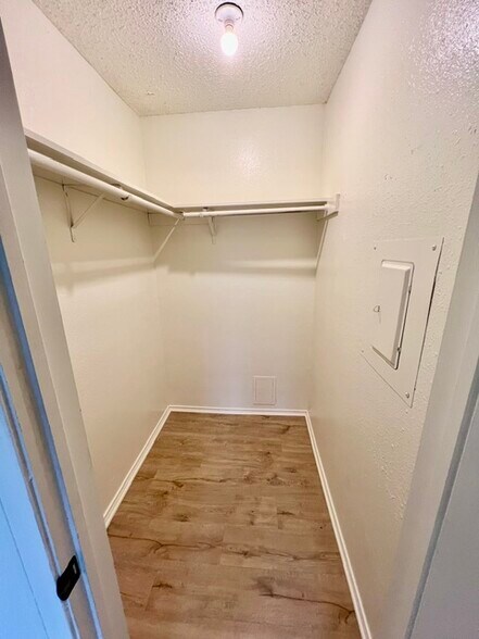 Building Photo - 475 Industrial Dr W