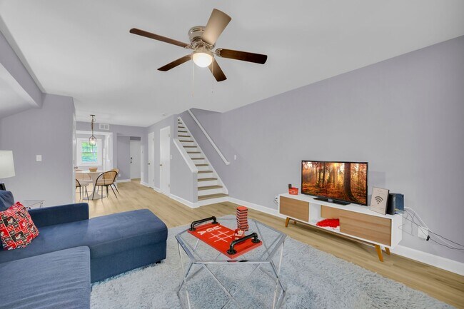 Building Photo - 290 Appleby Dr