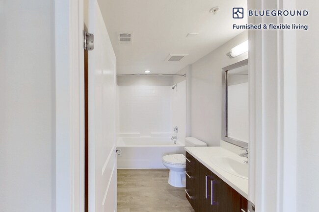 Building Photo - 1000 Lupine-SI FL3-ID11764A