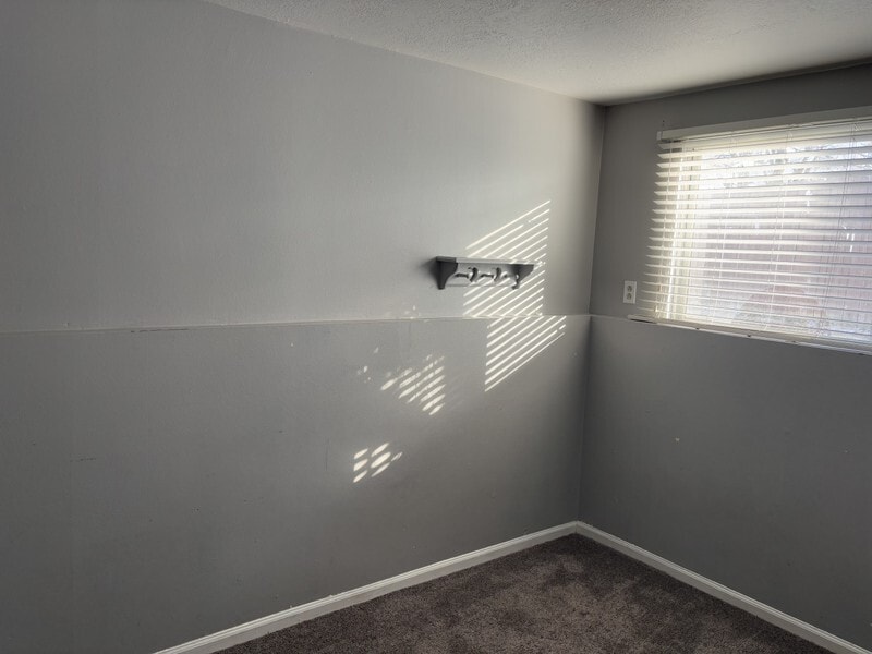 Building Photo - 456 W 550 N