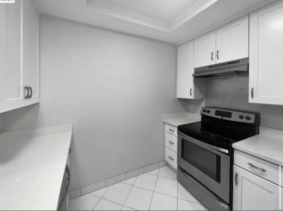 Building Photo - 39965 Parada St