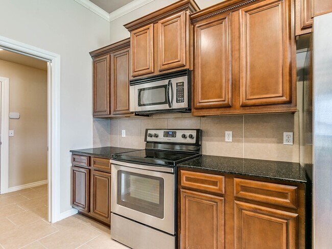 Building Photo - 2724 Busheywood Dr