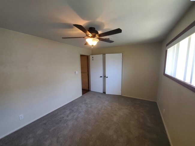 Building Photo - 305 S Mayfield St