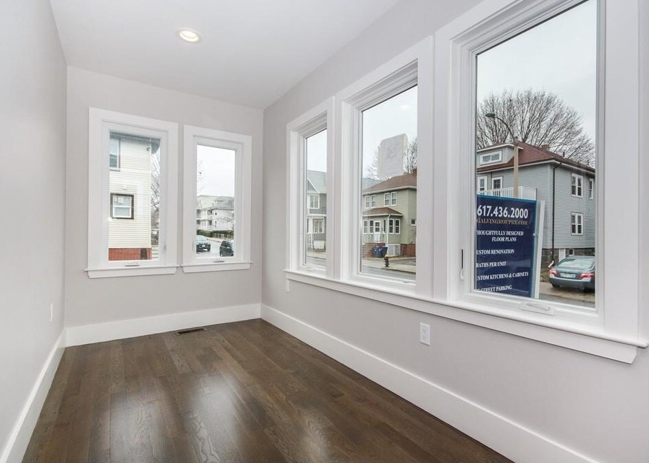 Building Photo - 491 Ashmont St