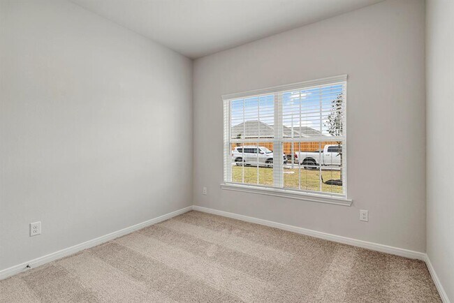 Building Photo - 417 Polly Grv Dr