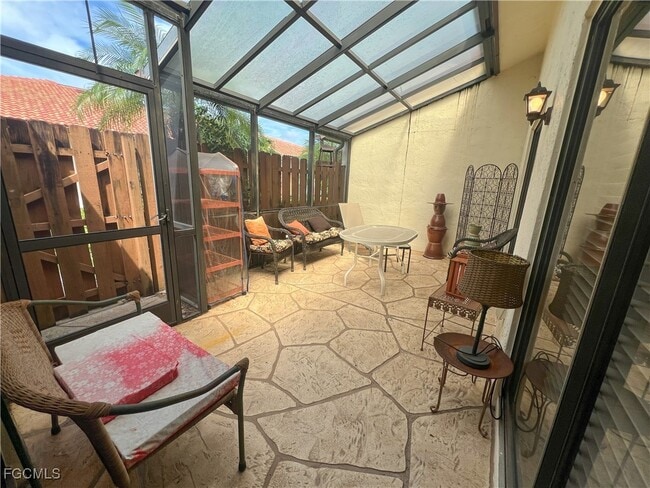 Building Photo - 1426 Park Shore Cir