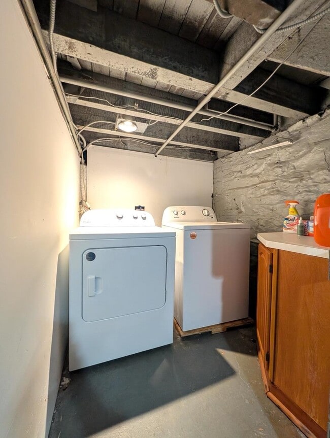 Building Photo - 136 Mercer St