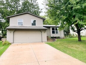 Building Photo - 2820 Warner Ln